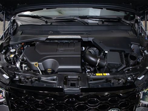 Certified 2025 Land Rover Discovery Sport Dynamic SE image 5