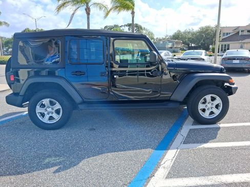 Used 2023 Jeep Wrangler Unlimited Sport AWD/4WD image 4