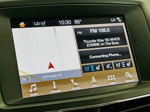 Used 2019 Lincoln MKT AWD image 7