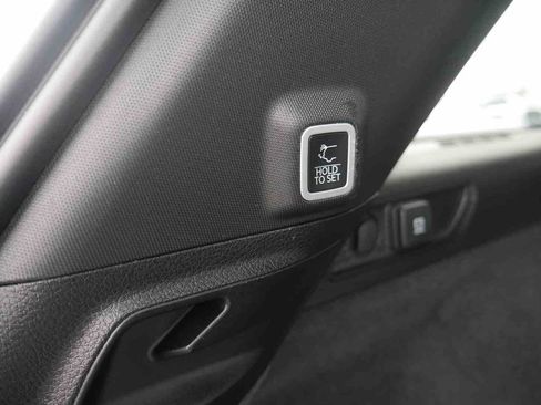 Used 2024 Jeep Grand Cherokee Overland image 10