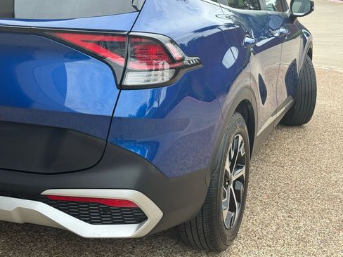 Used 2024 Kia Sportage EX image 4