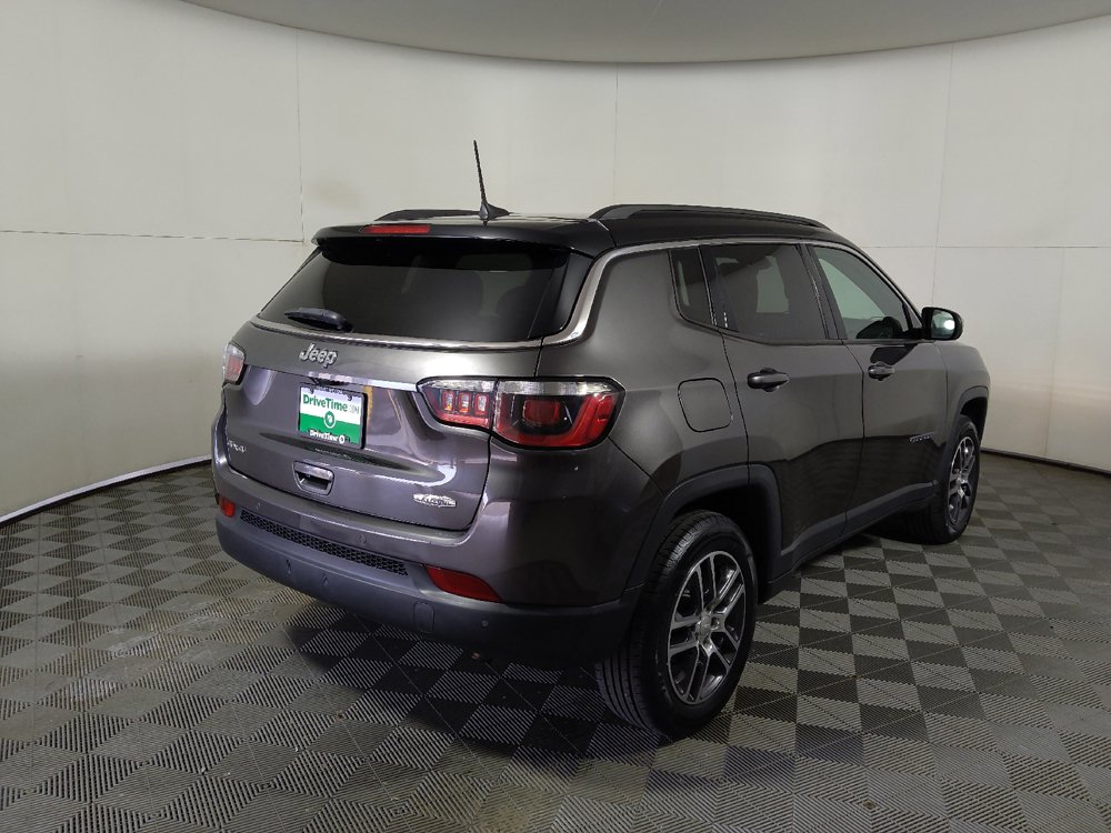 Used 2018 Jeep Compass Latitude w/ Popular Equipment Group AWD/4WD image 9