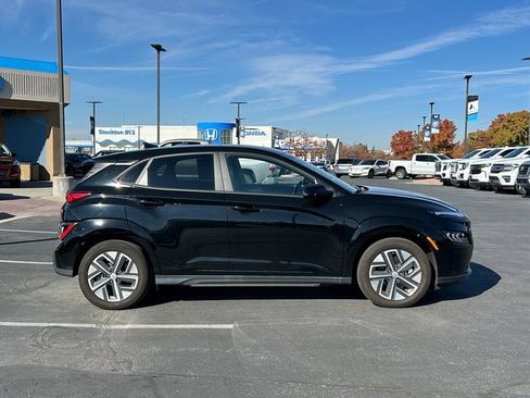 Used 2022 Hyundai Kona Limited w/ Cargo Package image 2