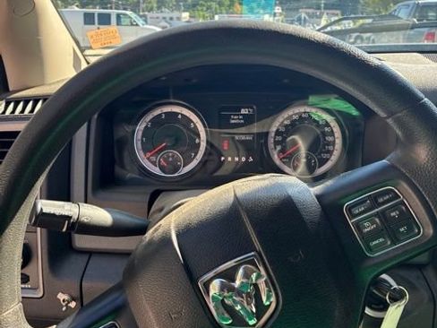 Used 2019 RAM 1500 Express AWD/4WD image 10
