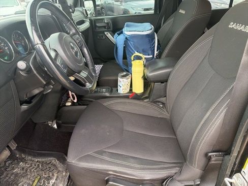 Used 2018 Jeep Wrangler Unlimited Sahara image 4