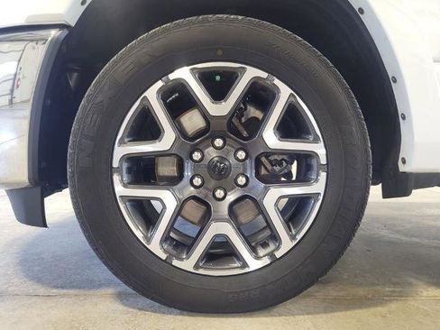 Used 2025 RAM 1500 Laramie AWD/4WD image 11
