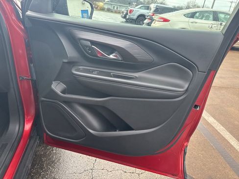 Used 2023 GMC Terrain SLT w/ Elevation Edition image 32