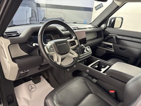 Used 2023 Land Rover Defender 130 S image 13