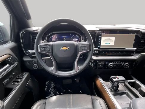 Used 2026 Chevrolet Silverado 1500 High Country w/ High Country Premium Package AWD/4WD image 10