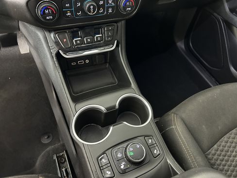 Used 2021 GMC Terrain SLE w/ Driver Convenience Package image 19