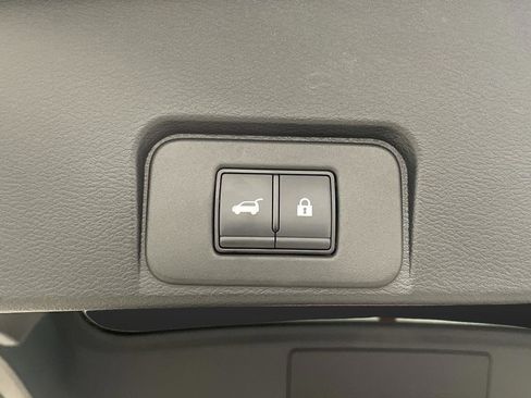 Used 2023 Nissan Rogue SV w/ SV Premium B Package image 15