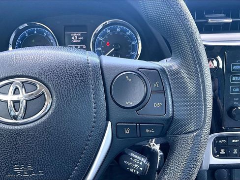 Used 2017 Toyota Corolla LE w/ Carpet Mat Package (TMS) FWD image 21