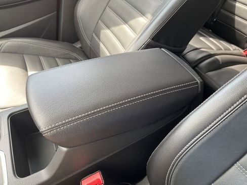 Used 2017 Ford Escape SE w/ SE Leather Comfort Package image 29