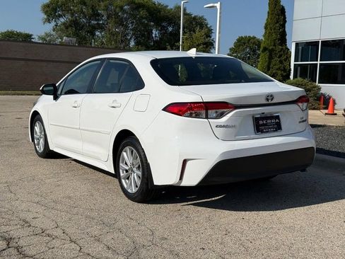 Used 2024 Toyota Corolla LE w/ LE Convenience Package FWD image 5