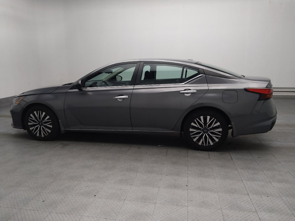Used 2024 Nissan Altima 2.5 SV FWD image 3