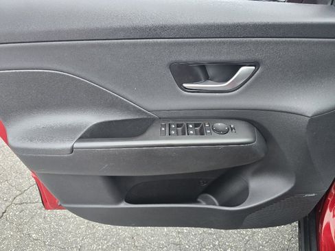 Used 2024 Hyundai Kona Limited image 9