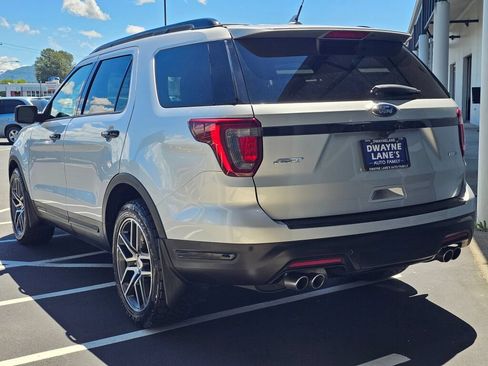Used 2018 Ford Explorer Sport w/ Equipment Group 401A AWD/4WD image 3