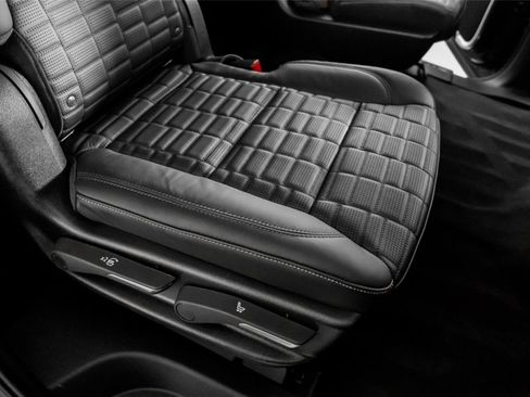 Used 2026 Cadillac Escalade V w/ LPO, ONYX Package image 30