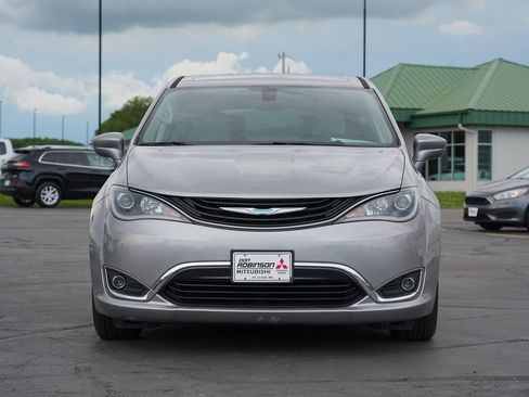 Used 2017 Chrysler Pacifica Touring Plus FWD image 8