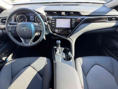 Used 2018 Toyota Camry LE image 17