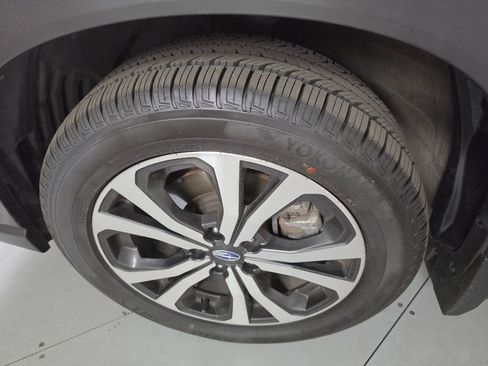 Used 2024 Subaru Forester Limited AWD/4WD image 9