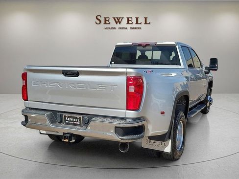 Used 2022 Chevrolet Silverado 3500 LTZ w/ LTZ Convenience Package image 5