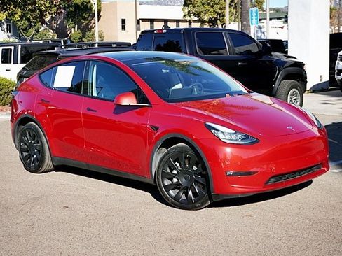 Used 2023 Tesla Model Y Long Range image 3
