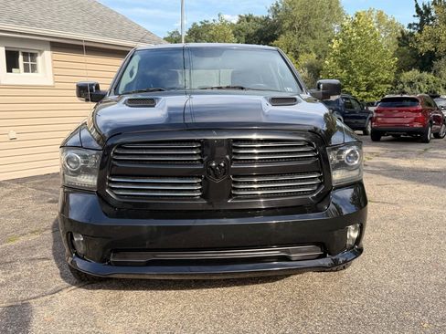 Used 2016 RAM 1500 Sport w/ Black Ram 1500 Sport Group AWD/4WD image 10