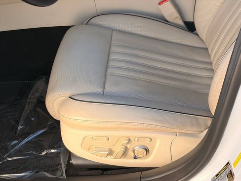 Used 2017 Genesis G90 5.0 Ultimate RWD image 19