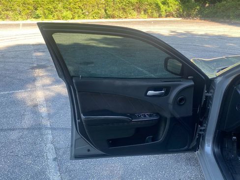 Used 2017 Dodge Charger SXT w/ Blacktop Package RWD image 14