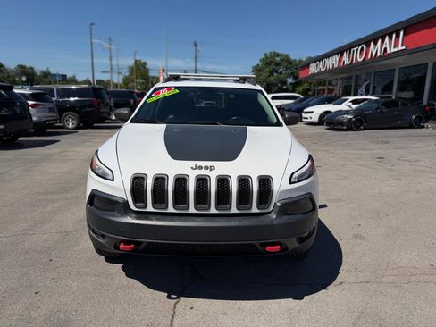 Used 2016 Jeep Cherokee Trailhawk w/ Comfort/Convenience Group AWD/4WD image 8