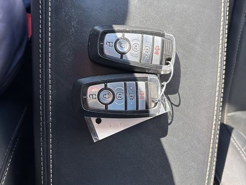 Used 2019 Ford Explorer Platinum image 26