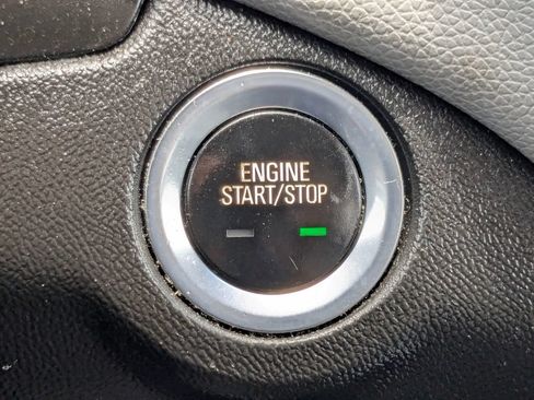 Used 2019 Chevrolet Equinox LT FWD image 36
