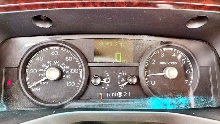 Used 2006 Lincoln Town Car Signature RWD image 18