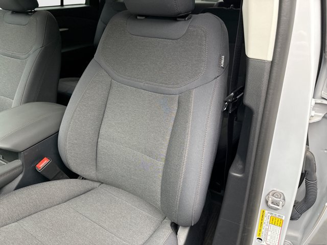 Used 2025 Ford Explorer Active AWD/4WD image 9