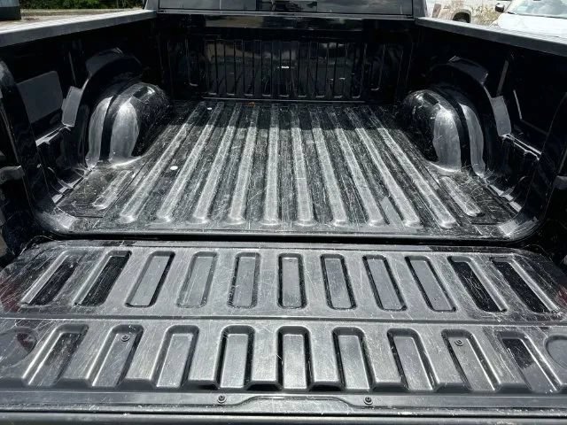 Used 2025 RAM 1500 Laramie AWD/4WD image 13