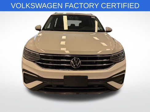 Used 2022 Volkswagen Tiguan S image 2