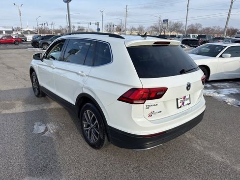 Used 2019 Volkswagen Tiguan SE image 3