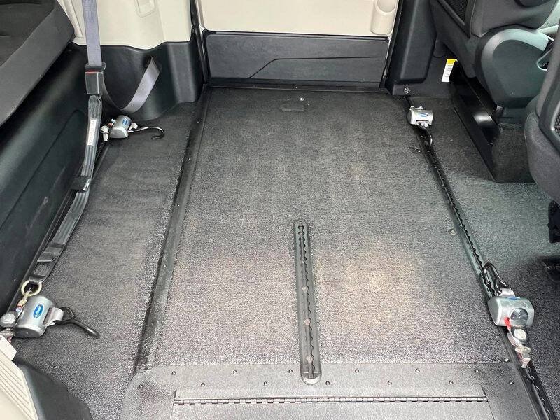 Used 2017 Dodge Grand Caravan SE w/ Power Window Group FWD image 39
