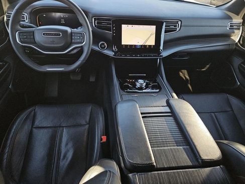 Used 2023 Jeep Wagoneer Series III w/ Preferred Equipment Group image 10