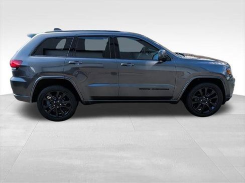 Certified 2020 Jeep Grand Cherokee Altitude AWD/4WD image 7