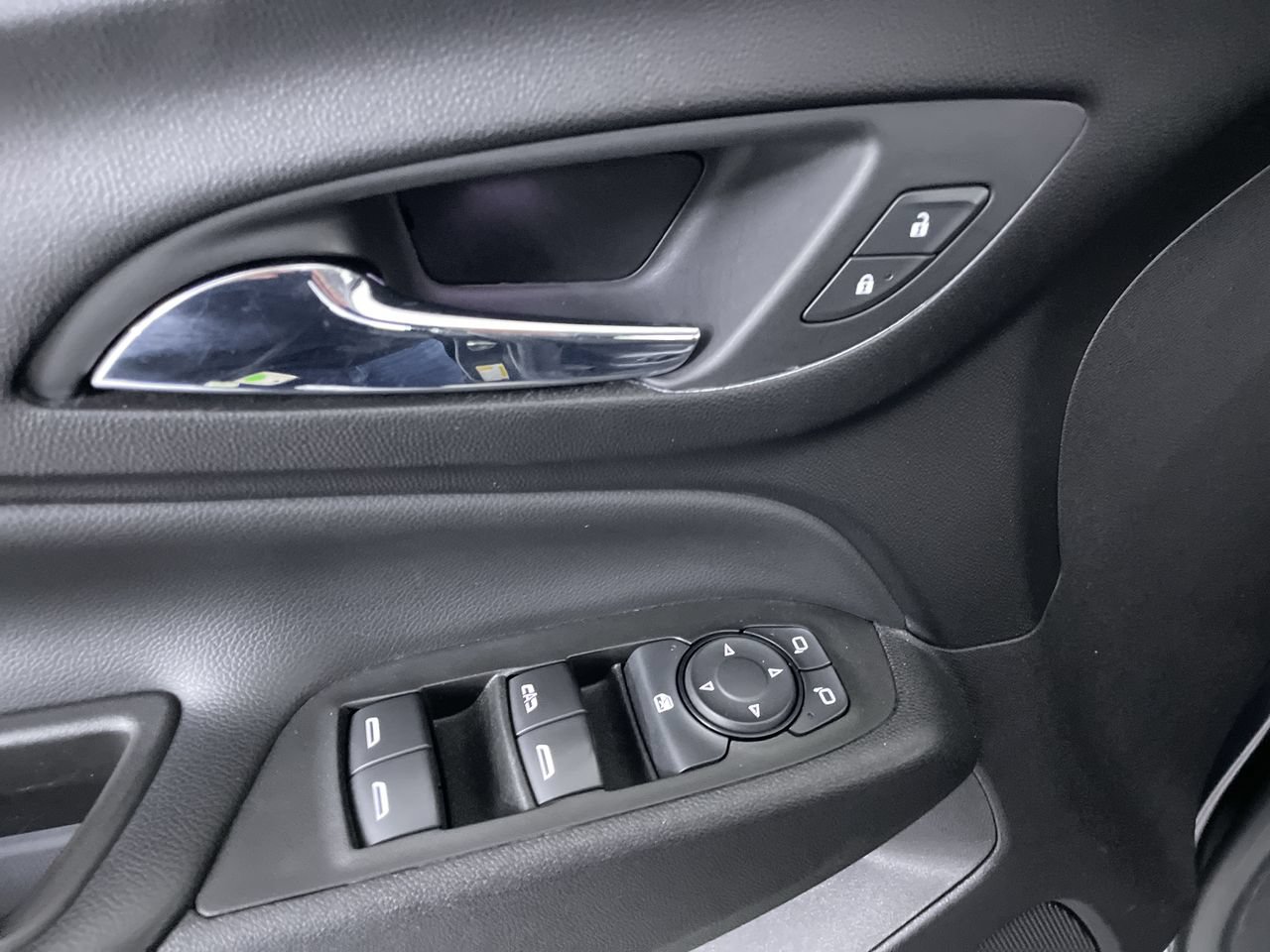 Used 2020 Chevrolet Equinox LT AWD/4WD image 12