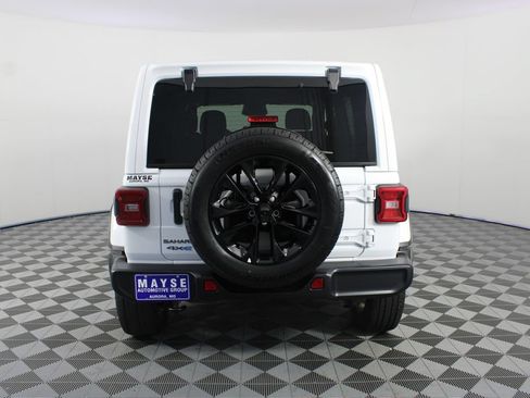 Used 2025 Jeep Wrangler Unlimited Sahara AWD/4WD image 22