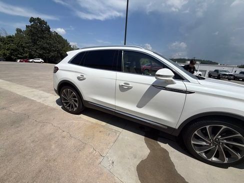 Used 2020 Lincoln Nautilus Reserve w/ Equipment Group 201A FWD image 12