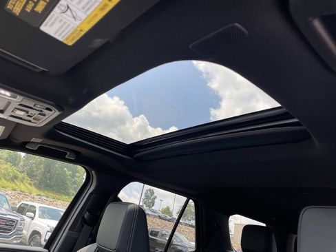 Used 2026 Toyota 4Runner Limited AWD/4WD image 19