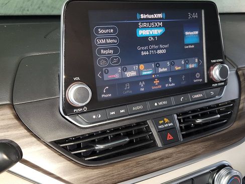 Used 2025 Nissan Altima 2.5 SV FWD image 18