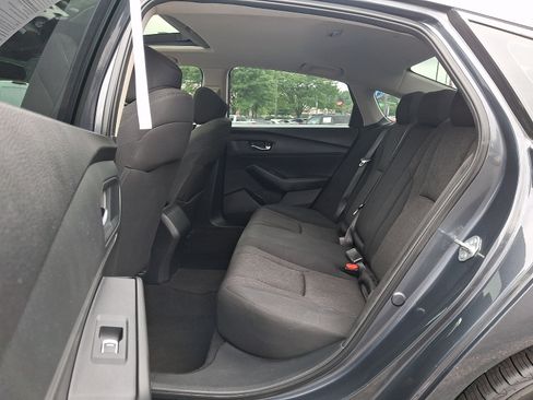 Used 2024 Honda Accord EX image 11