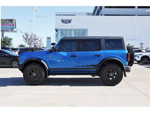 Used 2023 Ford Bronco Wildtrak image 3