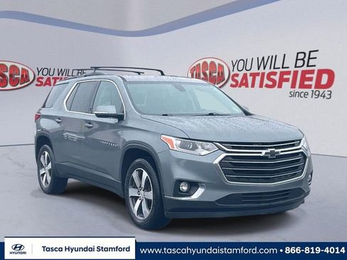 Used 2019 Chevrolet Traverse LT w/ LT Premium Package AWD/4WD image 1