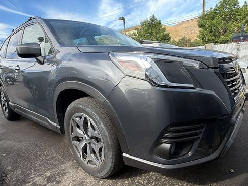Used 2023 Subaru Forester Premium AWD/4WD image 1